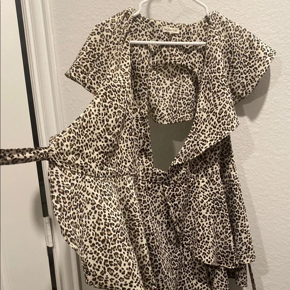 Leopard Print Ruffle Romper - Picture 6 of 6
